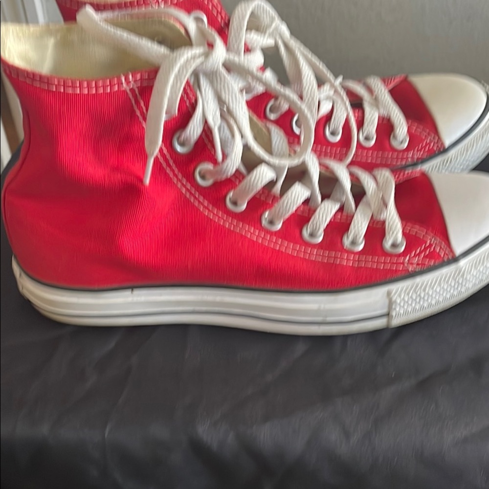 Red converse Men Size 7